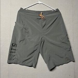 5.11 Tactical Board Shorts Men's Swim Size 36Trunks Logo Zip Up Pockets Gray